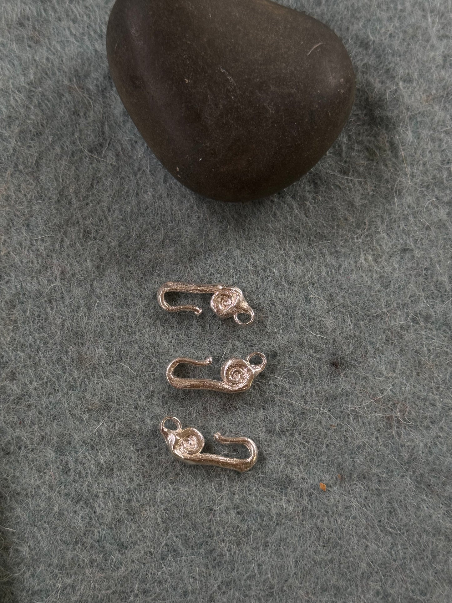 clasps