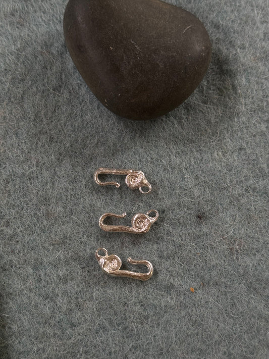 clasps